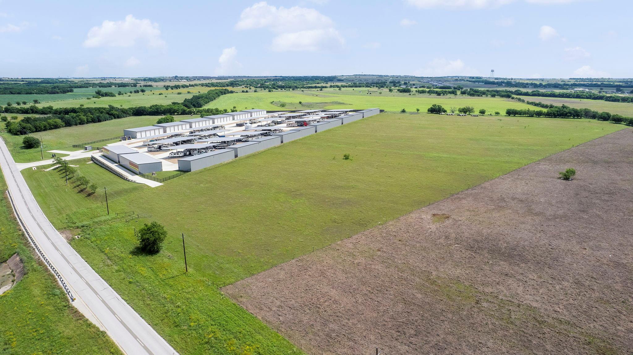 6100 N Interstate 35 Option A None Property Photo 9