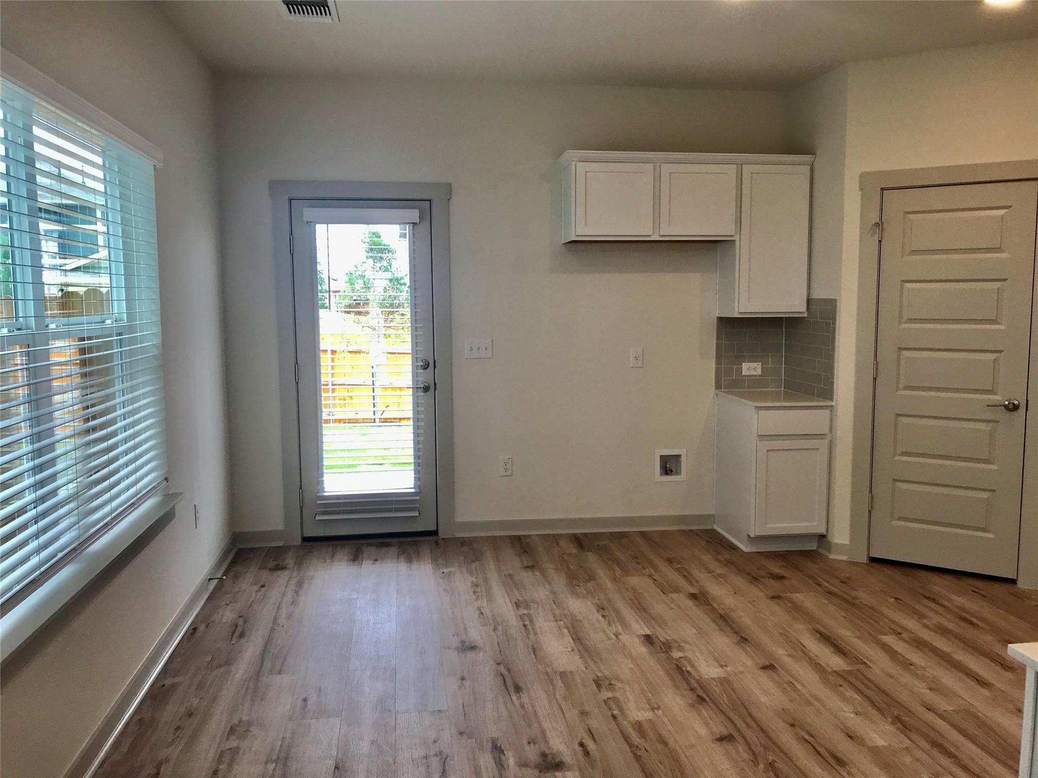 2025 Daleside Ln Property Photo 6