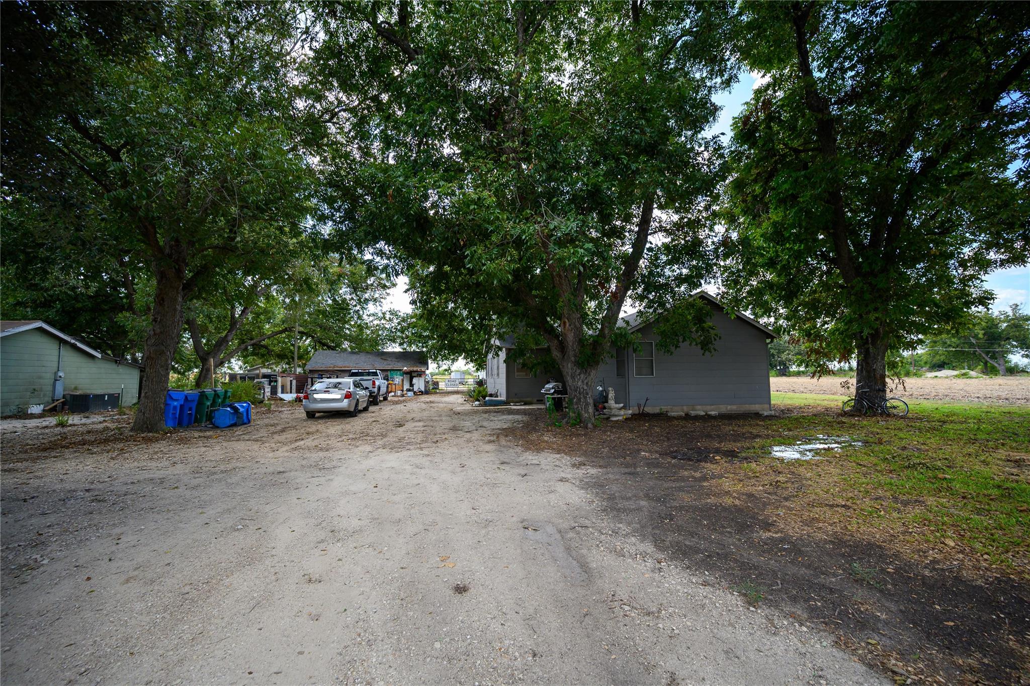 4213 N Main St Property Photo 11
