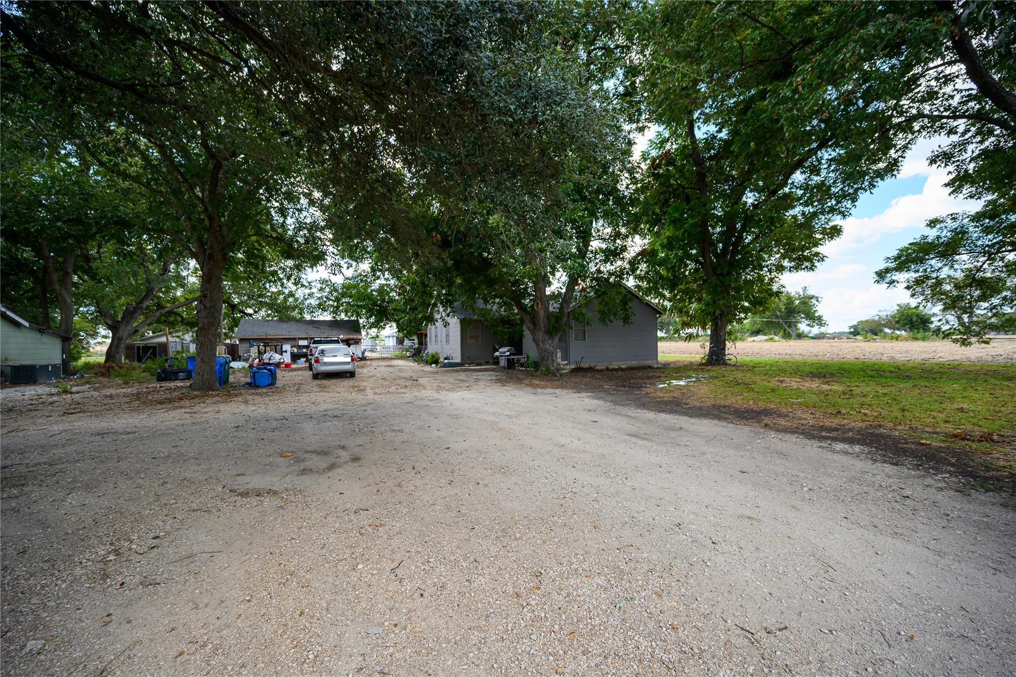 4213 N Main St Property Photo 12
