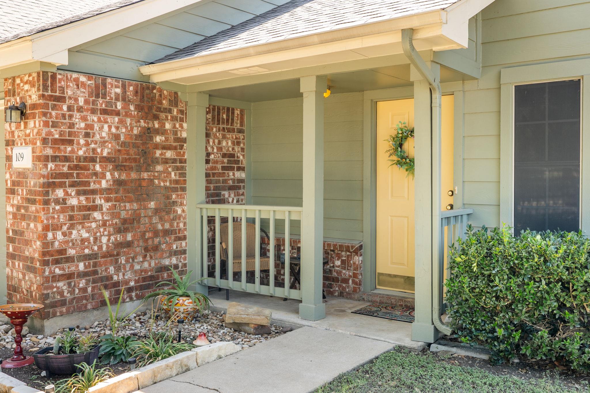 109 Prairie Springs Cv