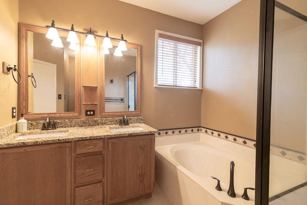 8507 Chat Ln Property Photo 17
