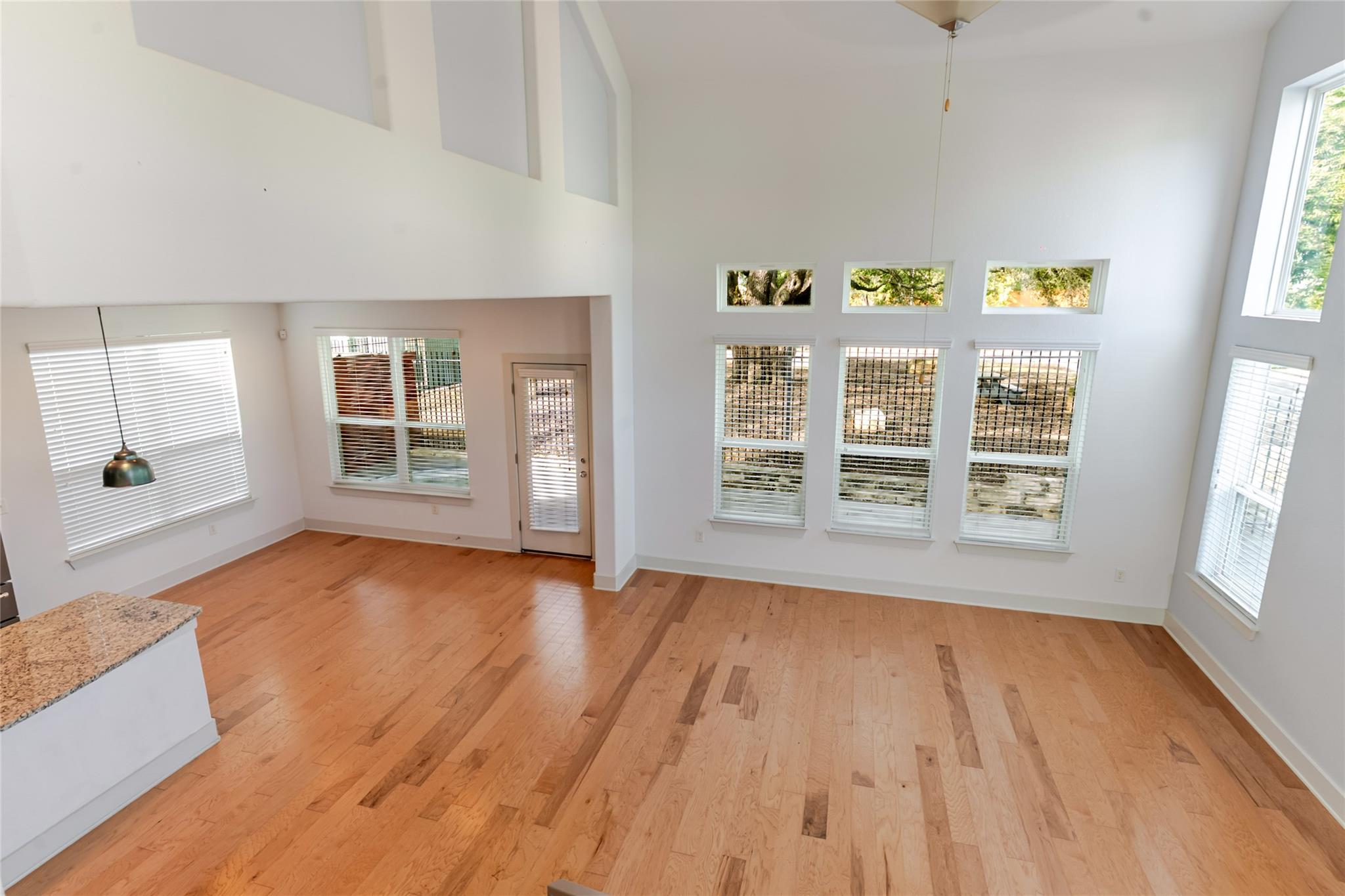 1400 Homespun Rd Property Photo 3