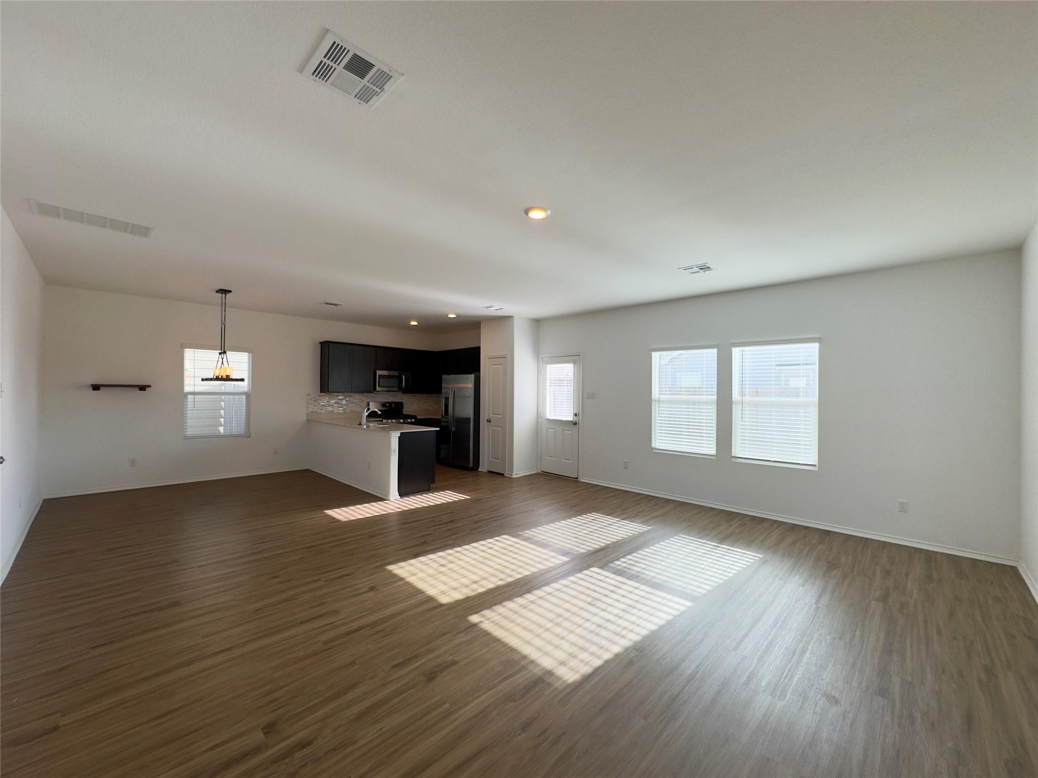 512 Gabbro Gdns Property Photo 3