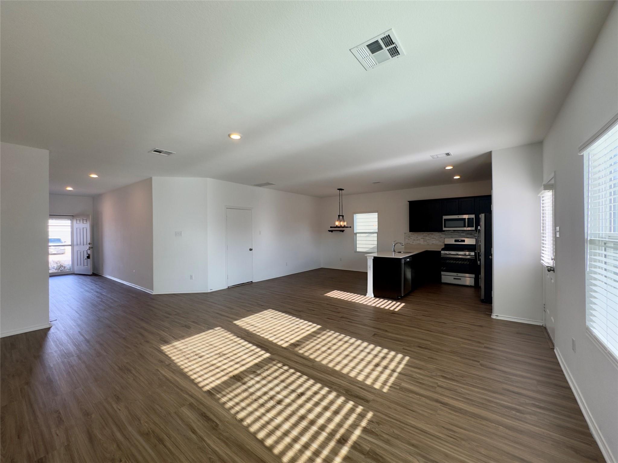 512 Gabbro Gdns Property Photo 4