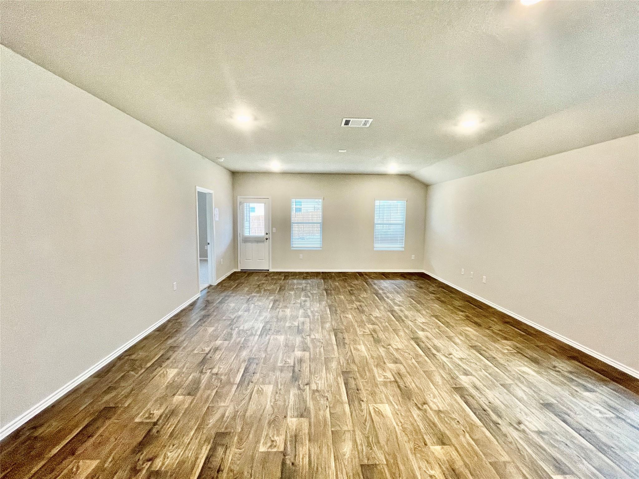 5700 Brampton Ln Property Photo 5