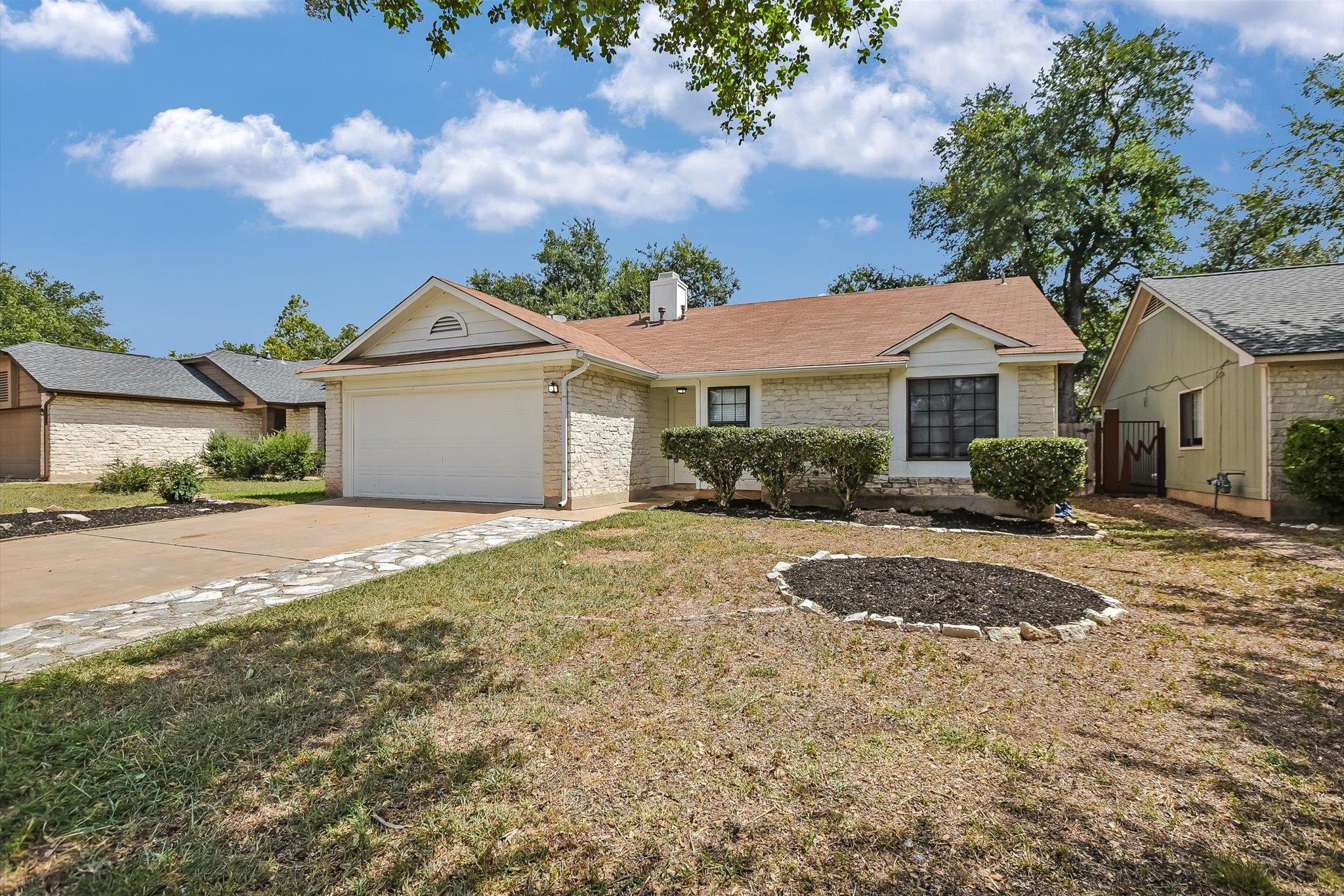 1305 Elm Forest Dr Property Photo 1