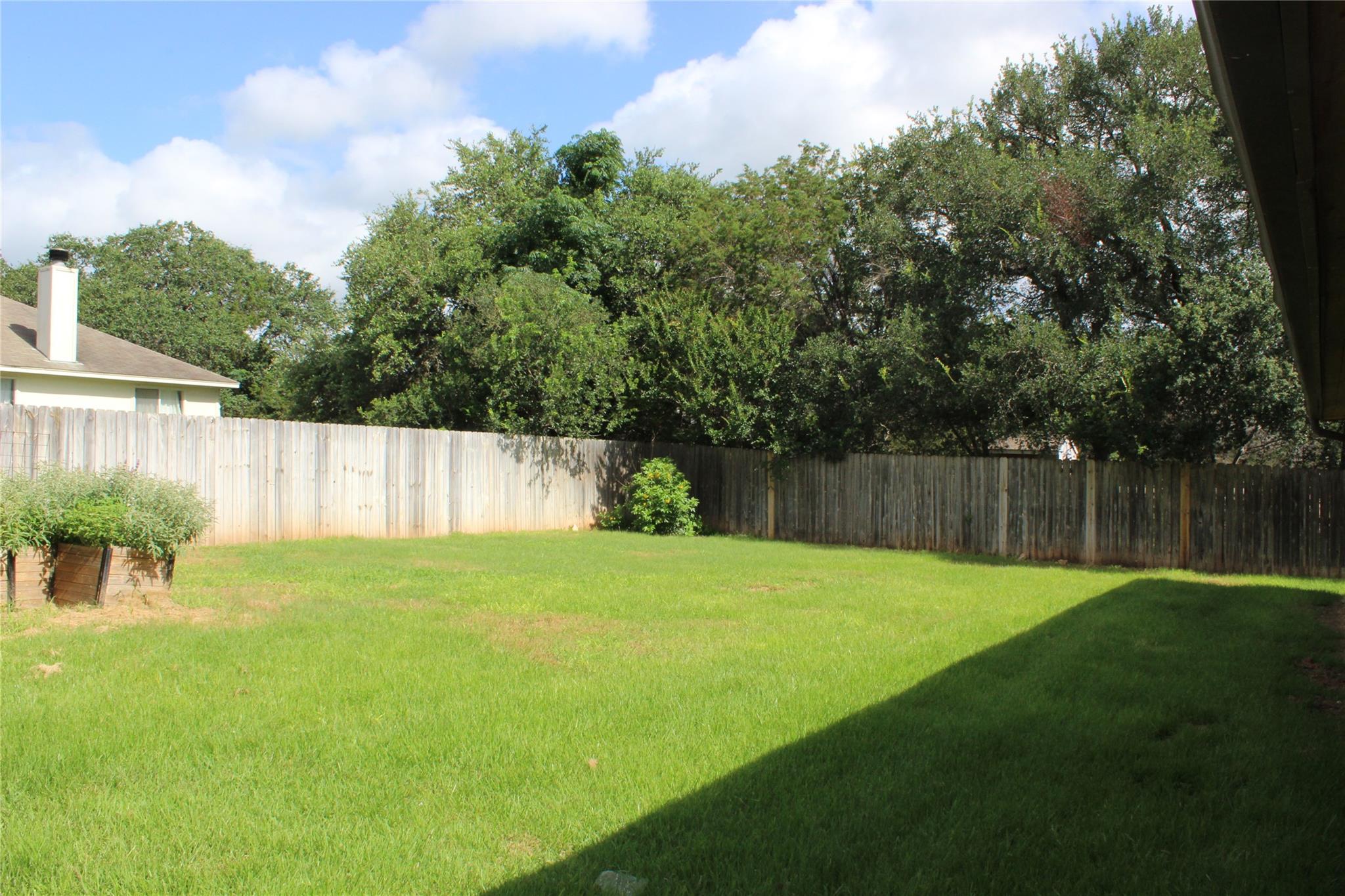 3 Honeysuckle Ln Property Photo 11