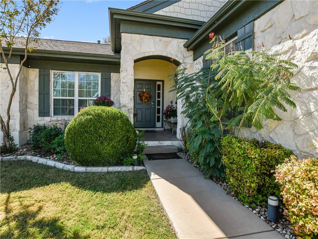 302 San Saba Dr Property Photo 3