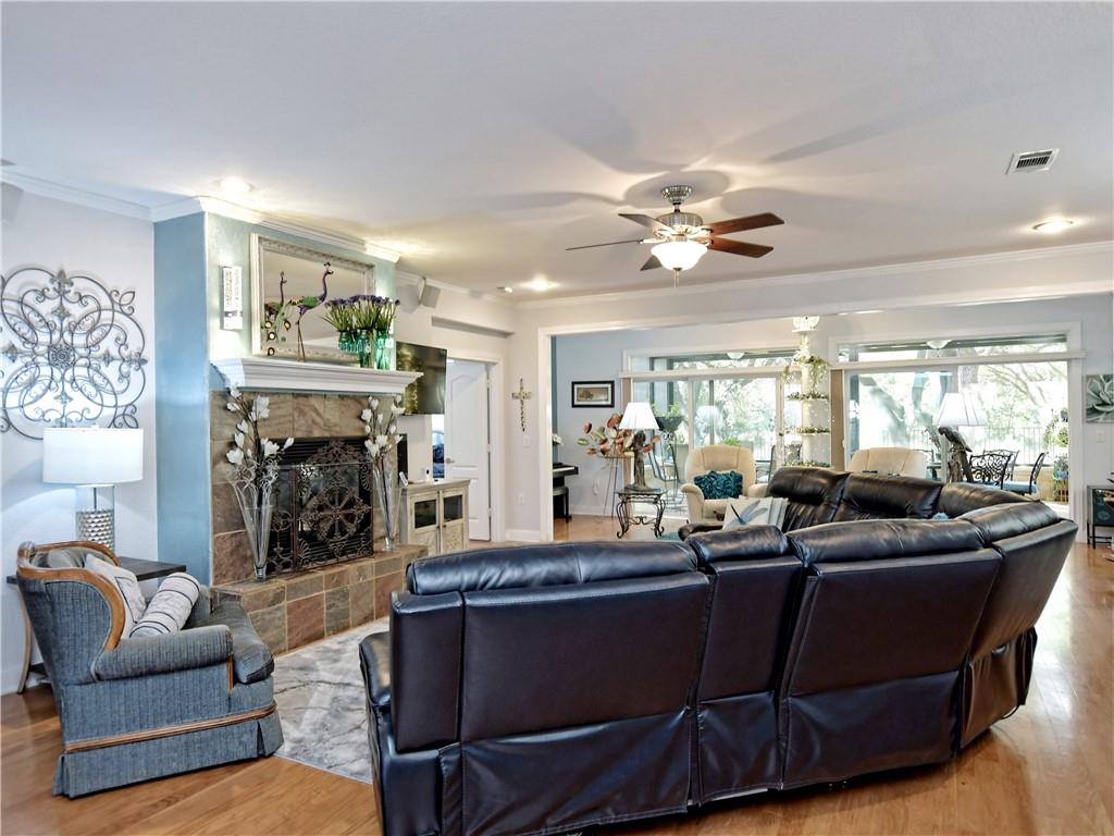 302 San Saba Dr Property Photo 5