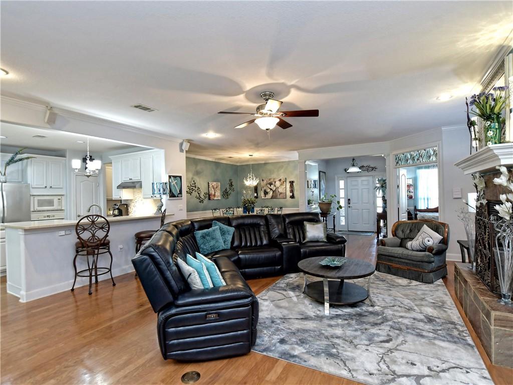 302 San Saba Dr Property Photo 7