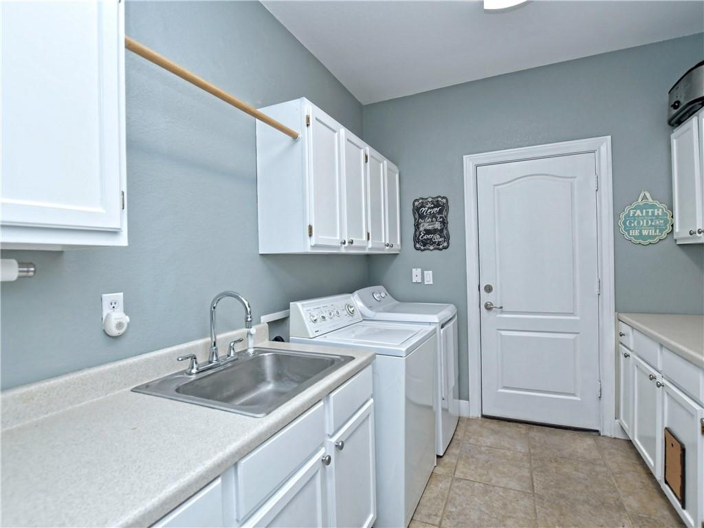 302 San Saba Dr Property Photo 14