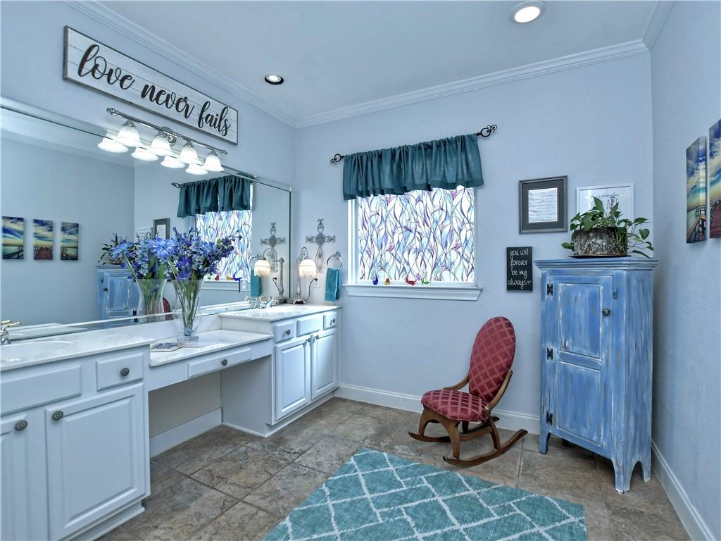 302 San Saba Dr Property Photo 18