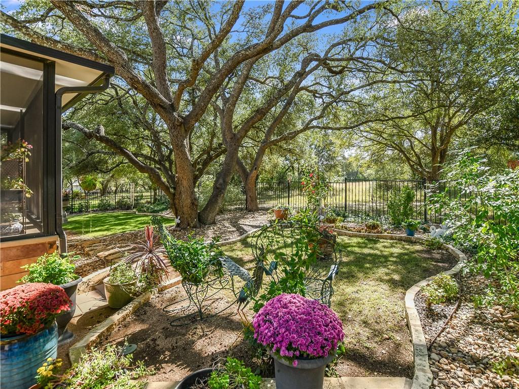 302 San Saba Dr Property Photo 26