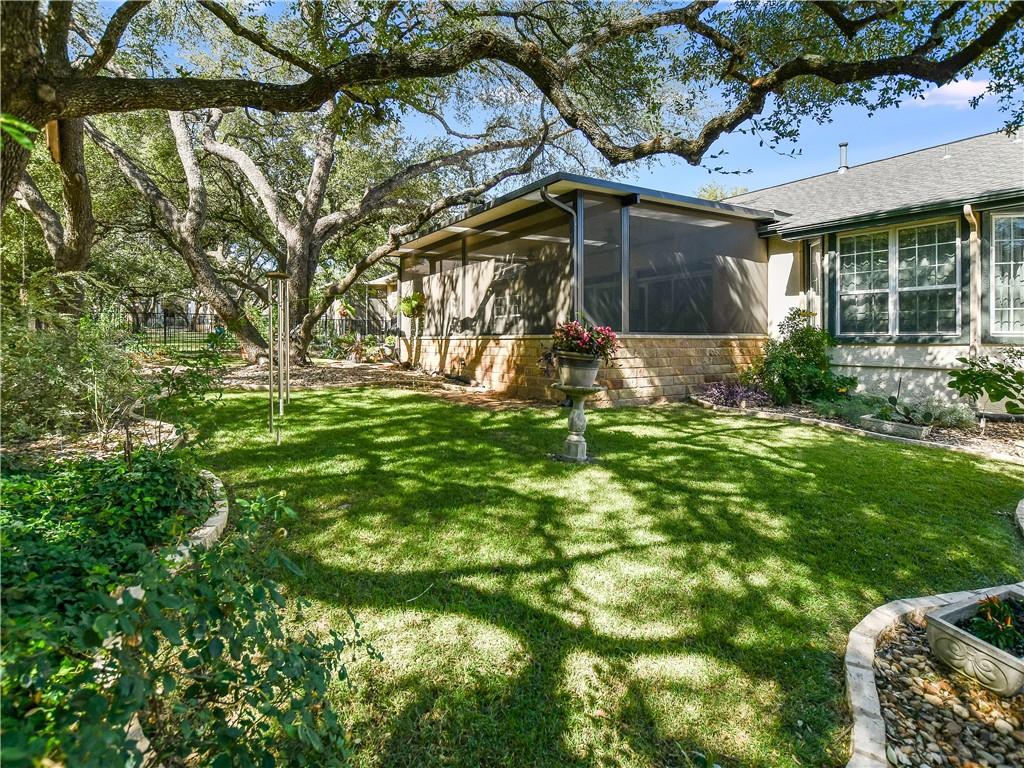 302 San Saba Dr Property Photo 28