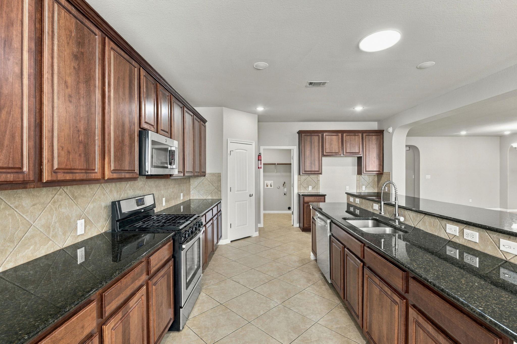17805 Silent Harbor Loop Property Photo 8