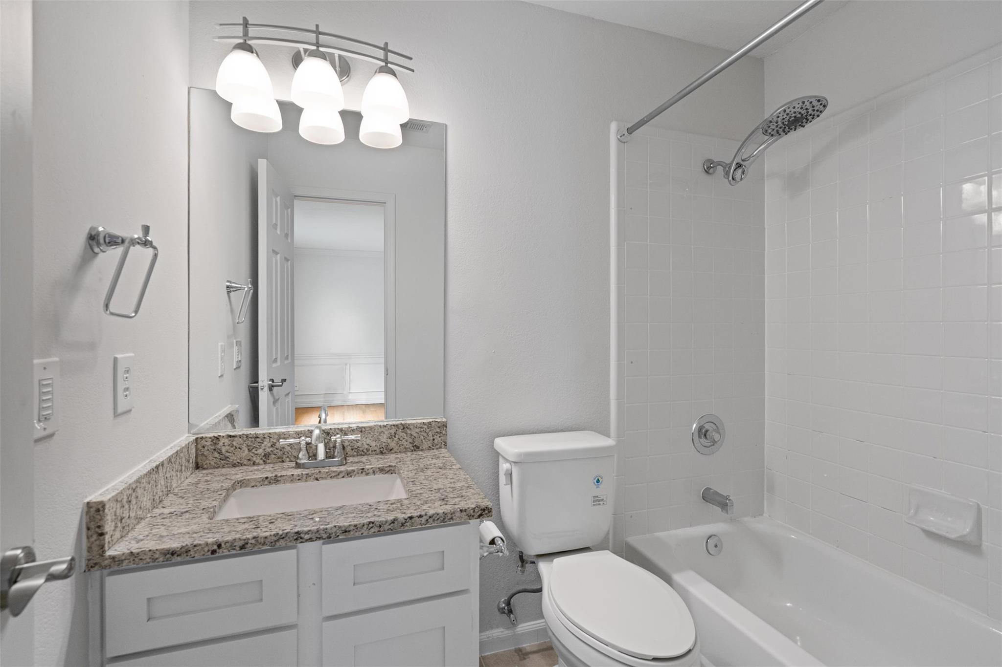 11006 Pebble Garden Ln Property Photo 33