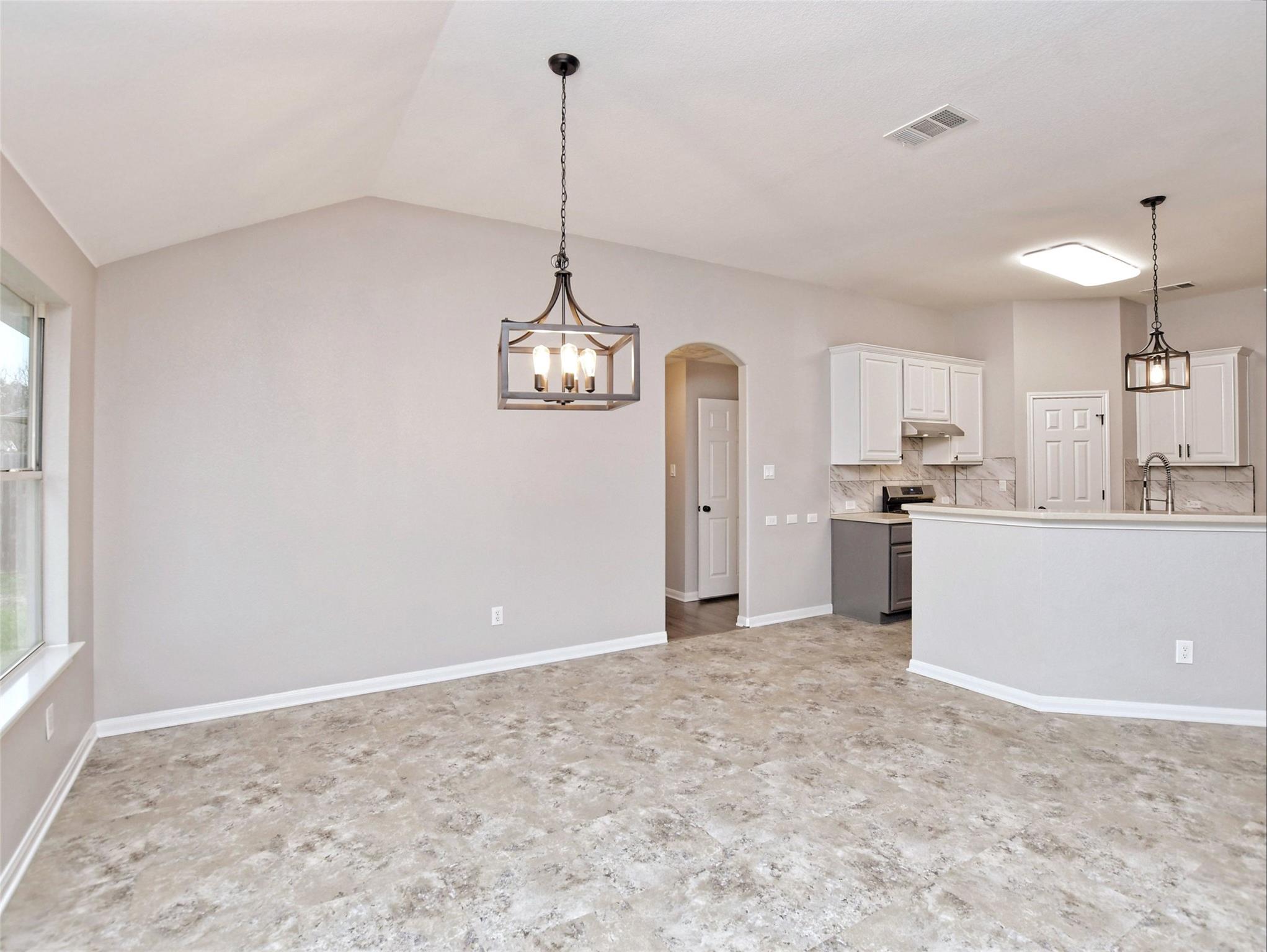 913 Old Wick Castle Way Property Photo 6