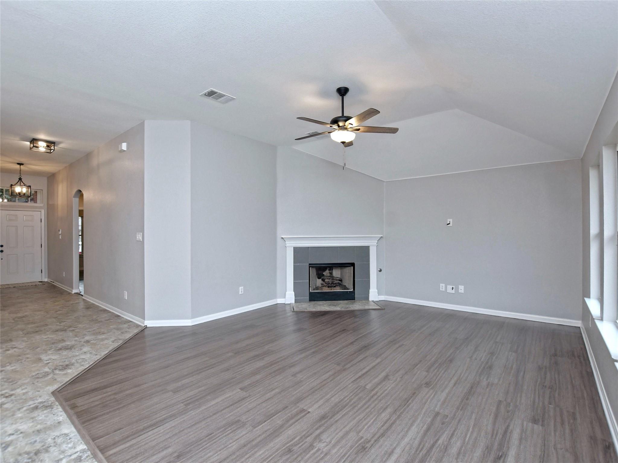 913 Old Wick Castle Way Property Photo 7