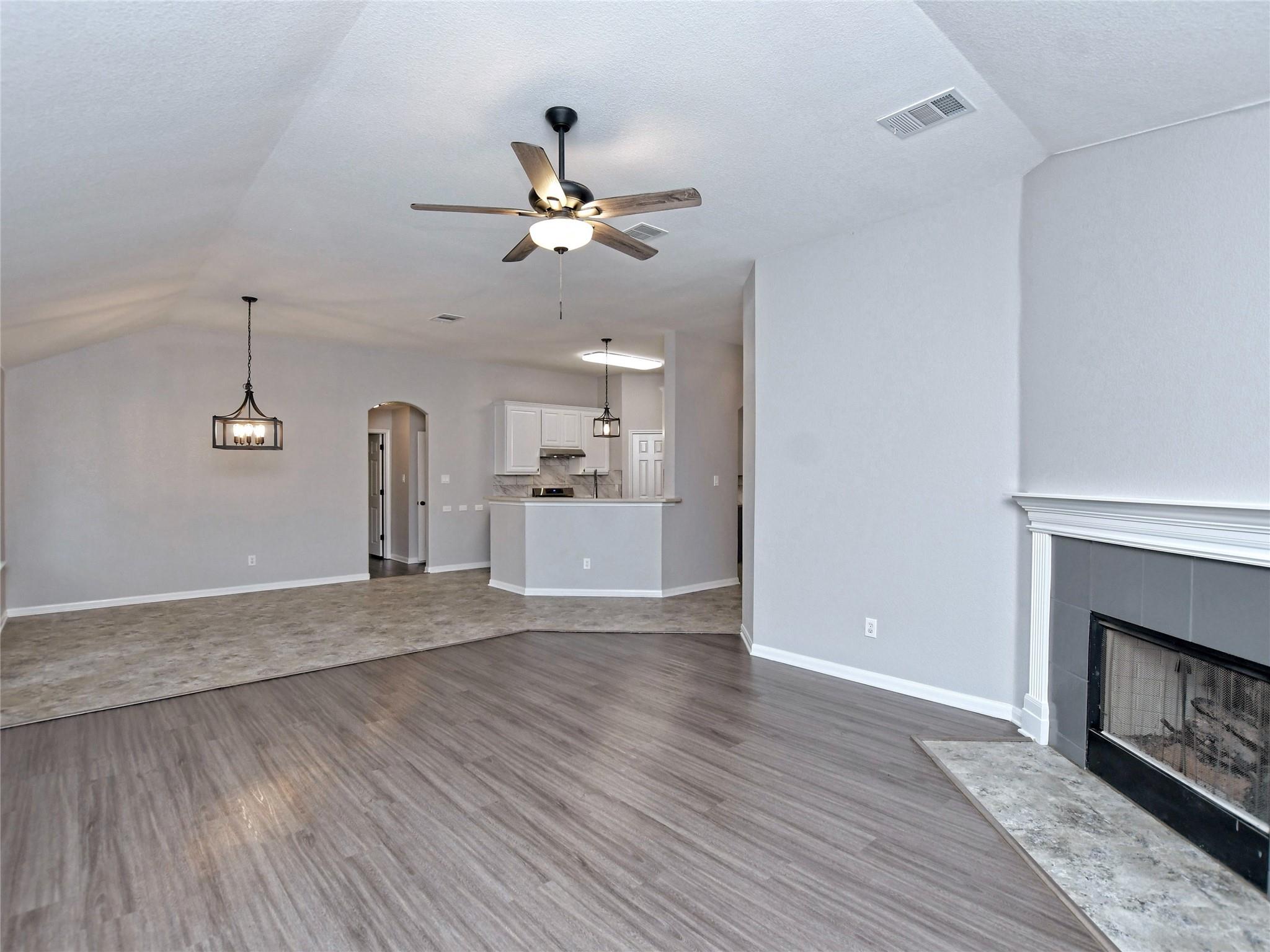 913 Old Wick Castle Way Property Photo 10