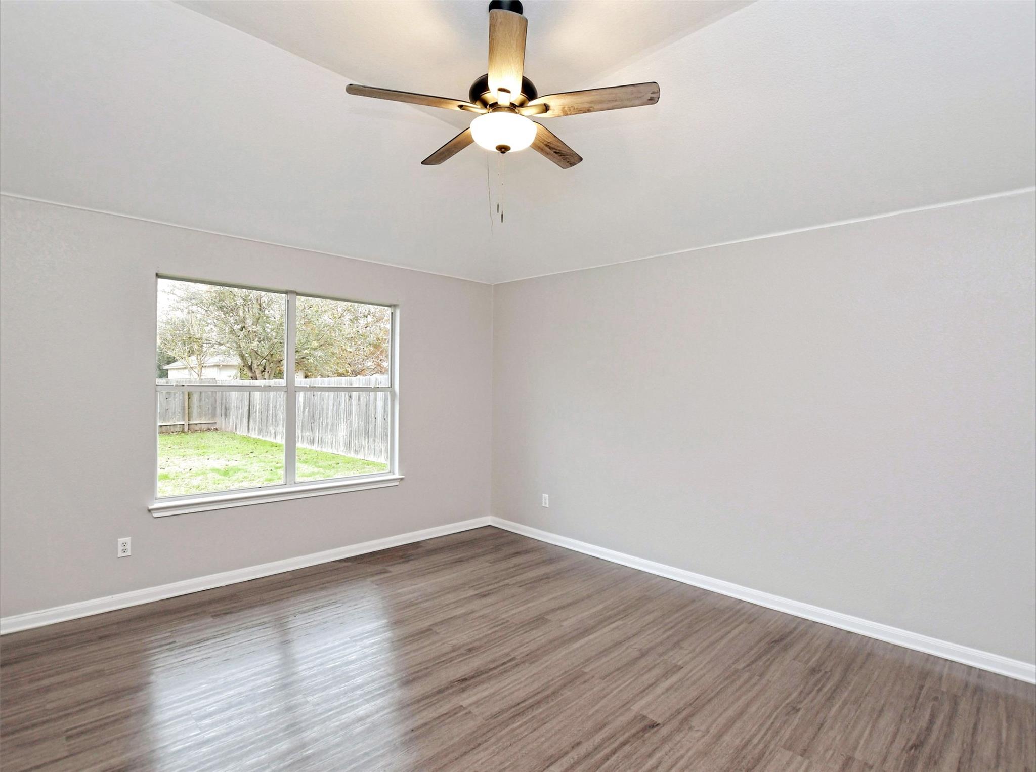913 Old Wick Castle Way Property Photo 17