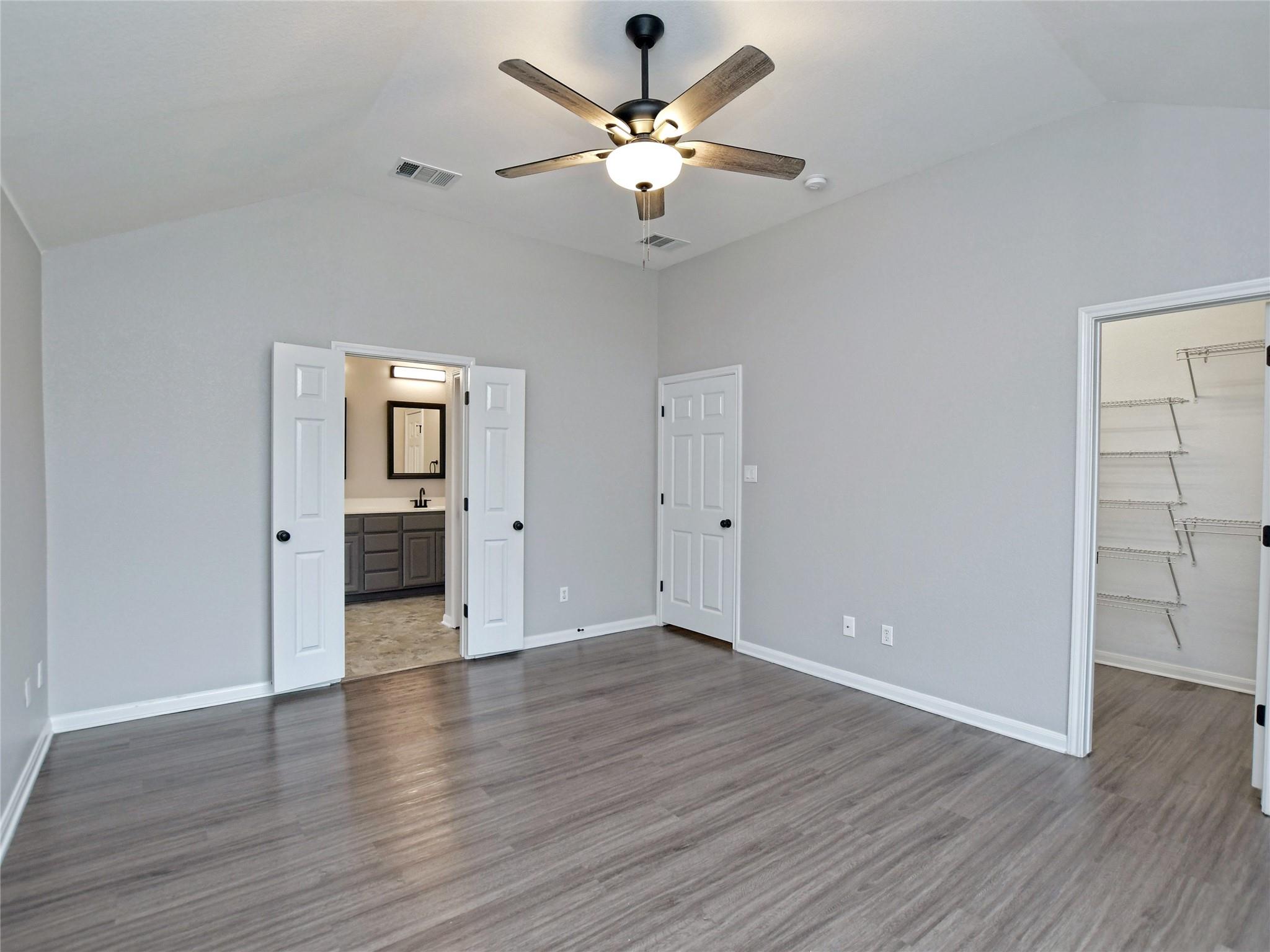 913 Old Wick Castle Way Property Photo 18