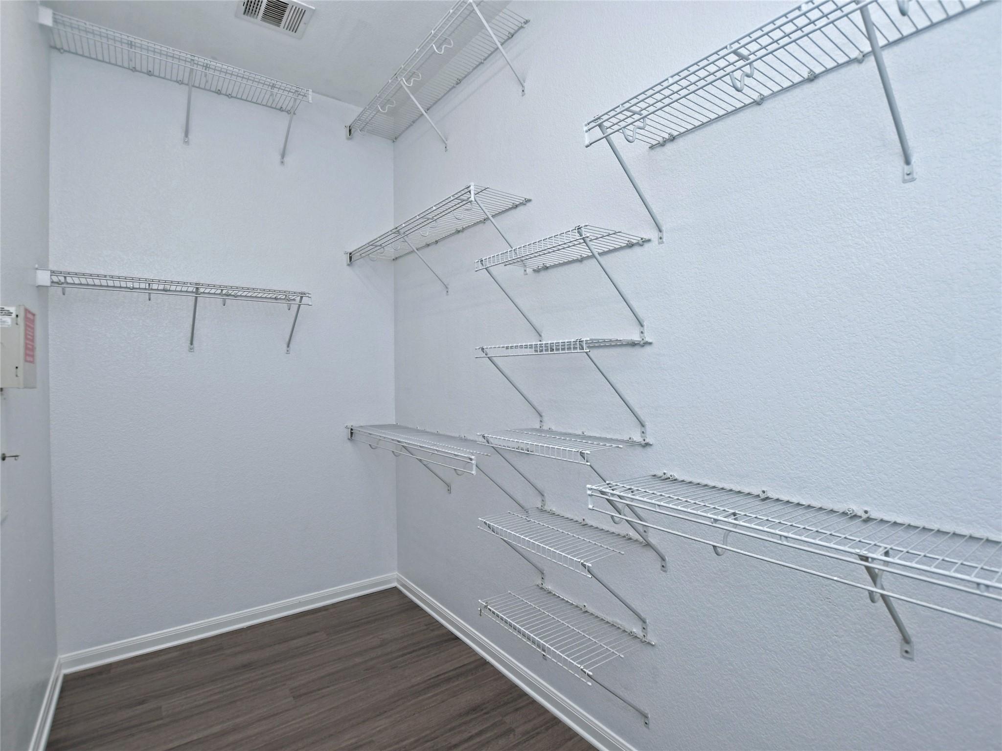 913 Old Wick Castle Way Property Photo 19