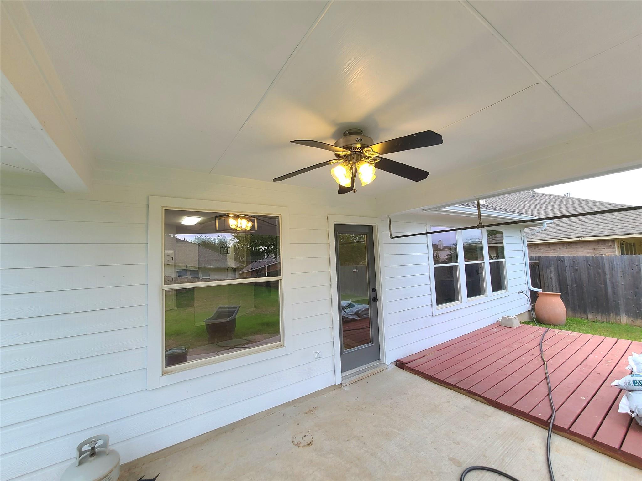 913 Old Wick Castle Way Property Photo 31