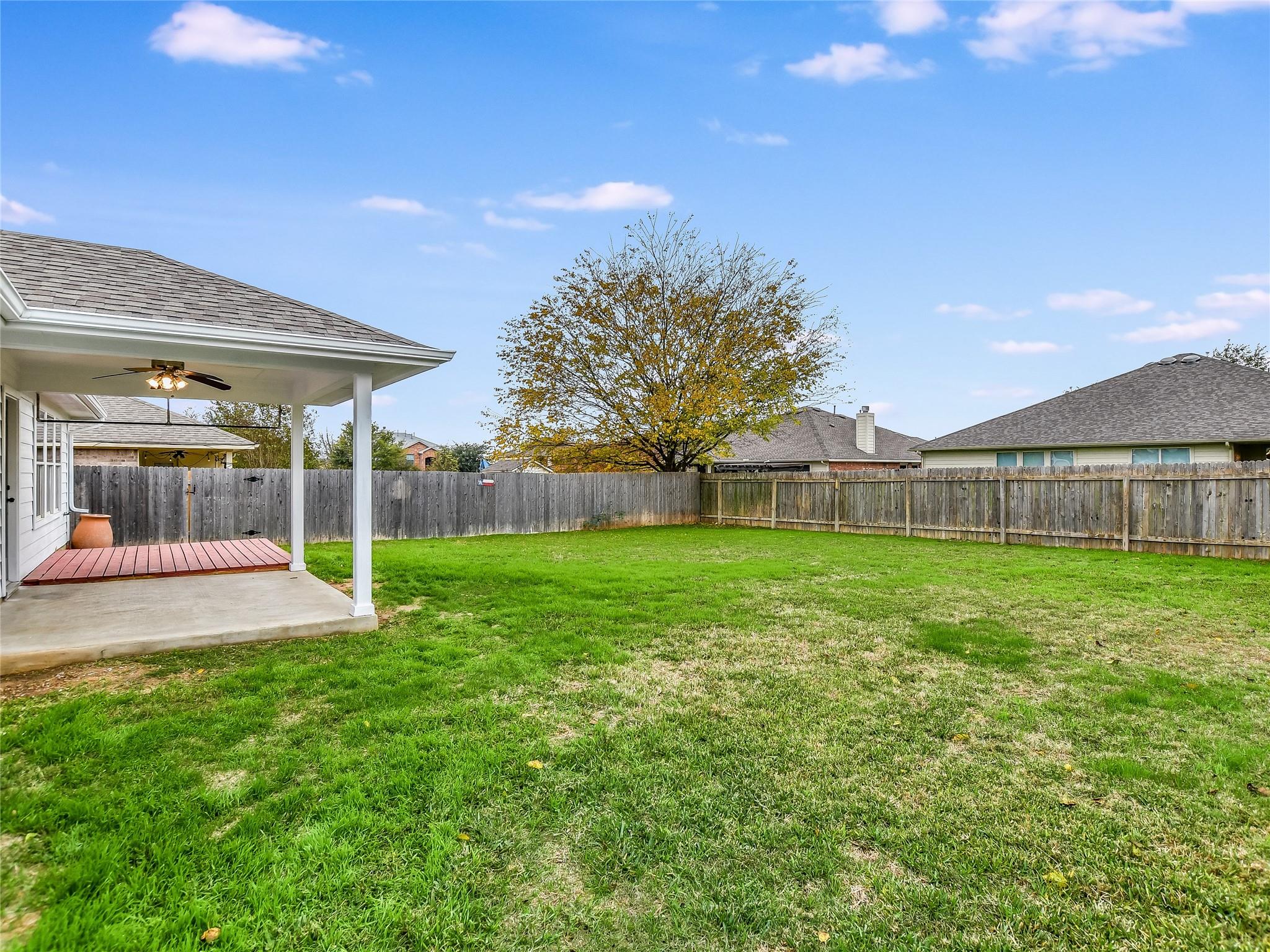 913 Old Wick Castle Way Property Photo 37