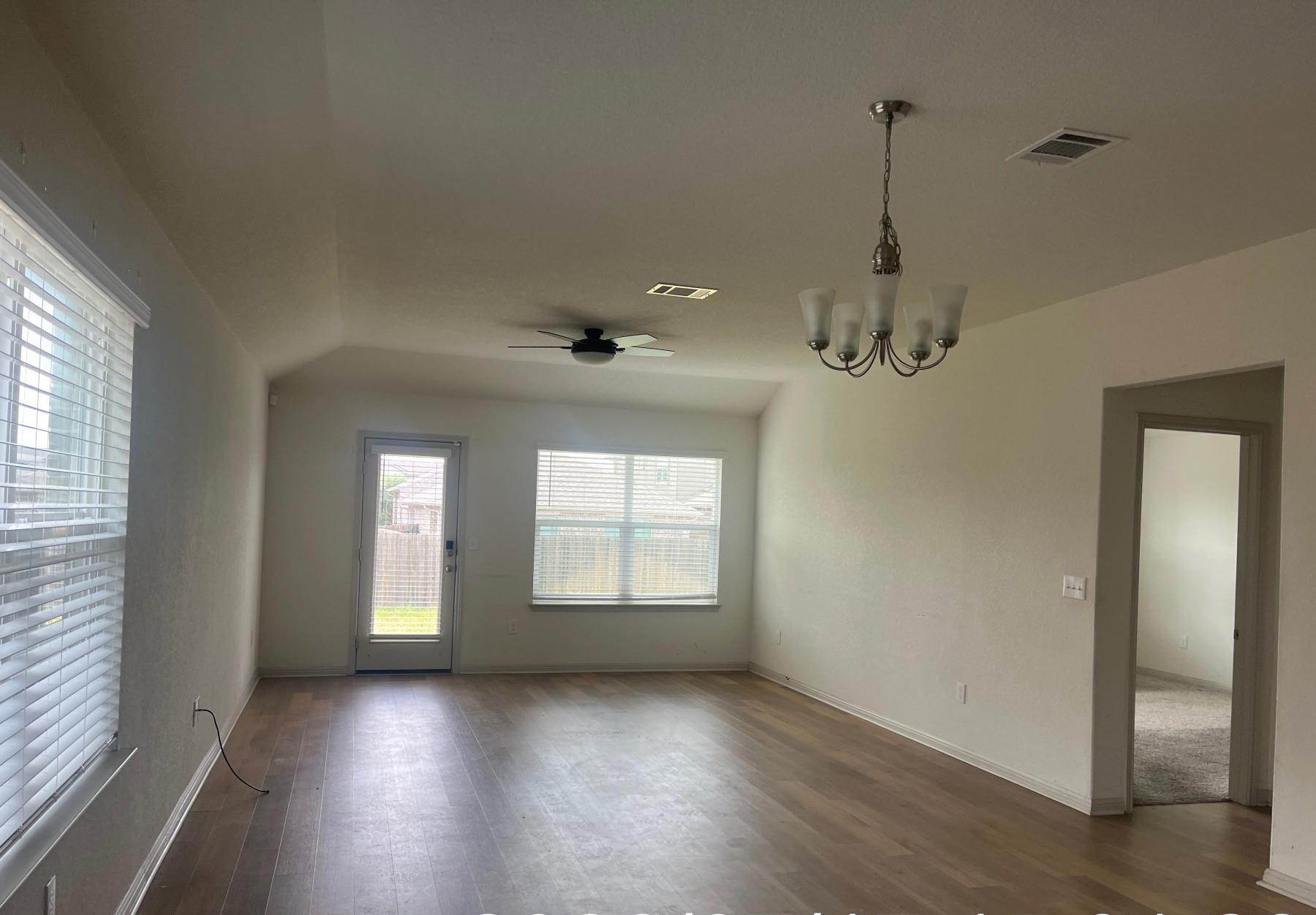 216 Frederick Dr Property Photo 3