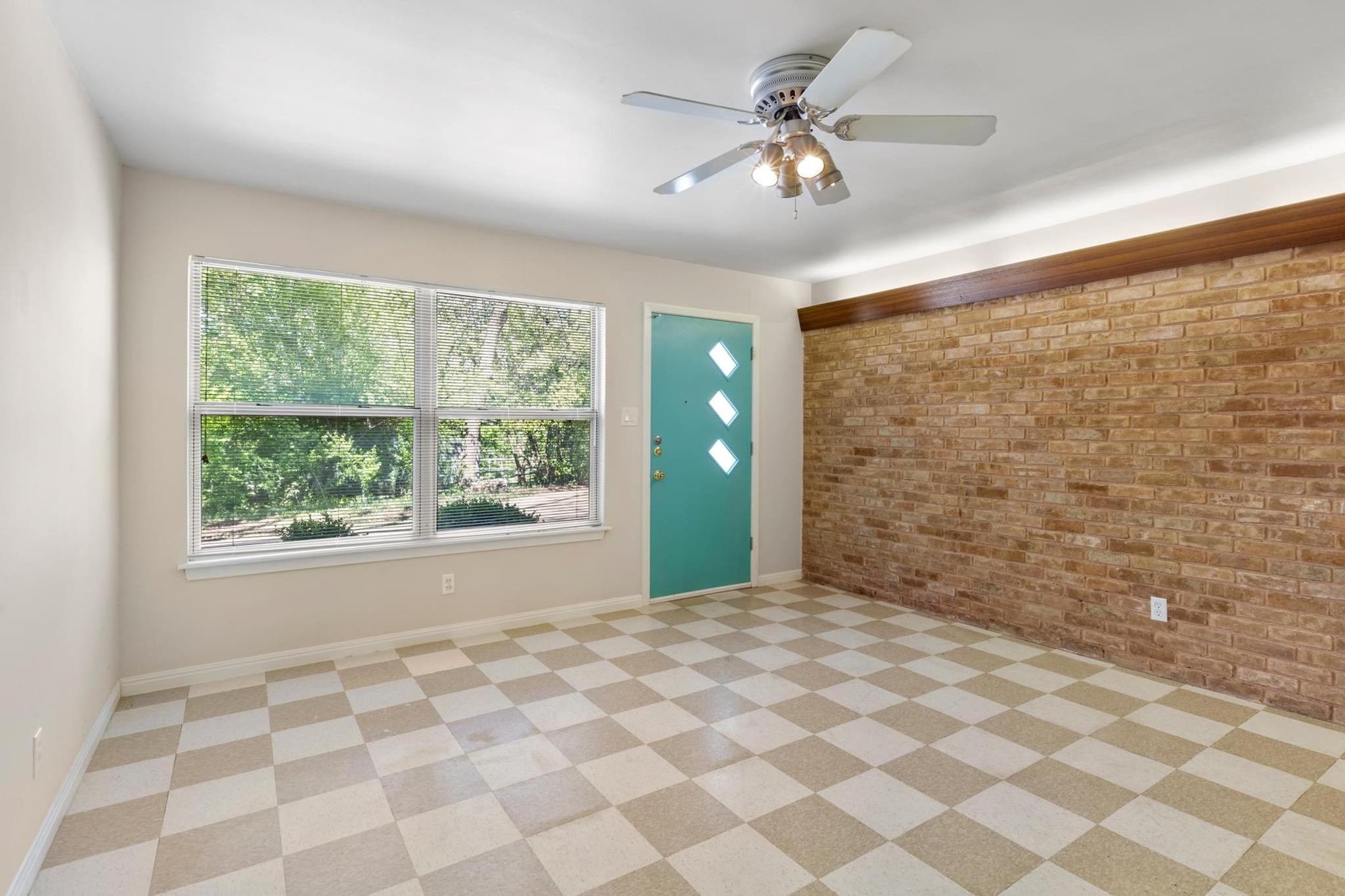 1909 Fairlawn Ln Property Photo 6