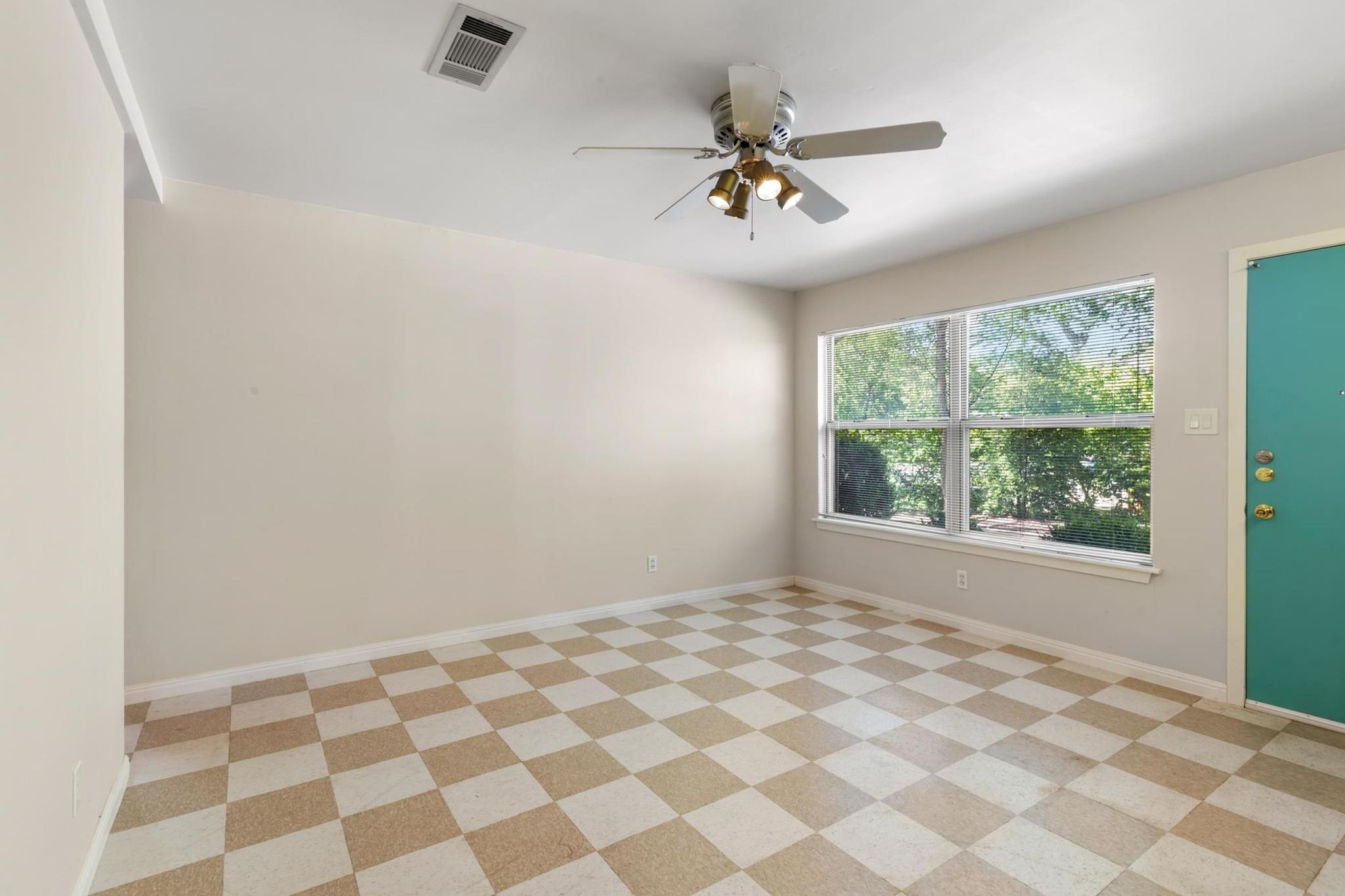 1909 Fairlawn Ln Property Photo 7