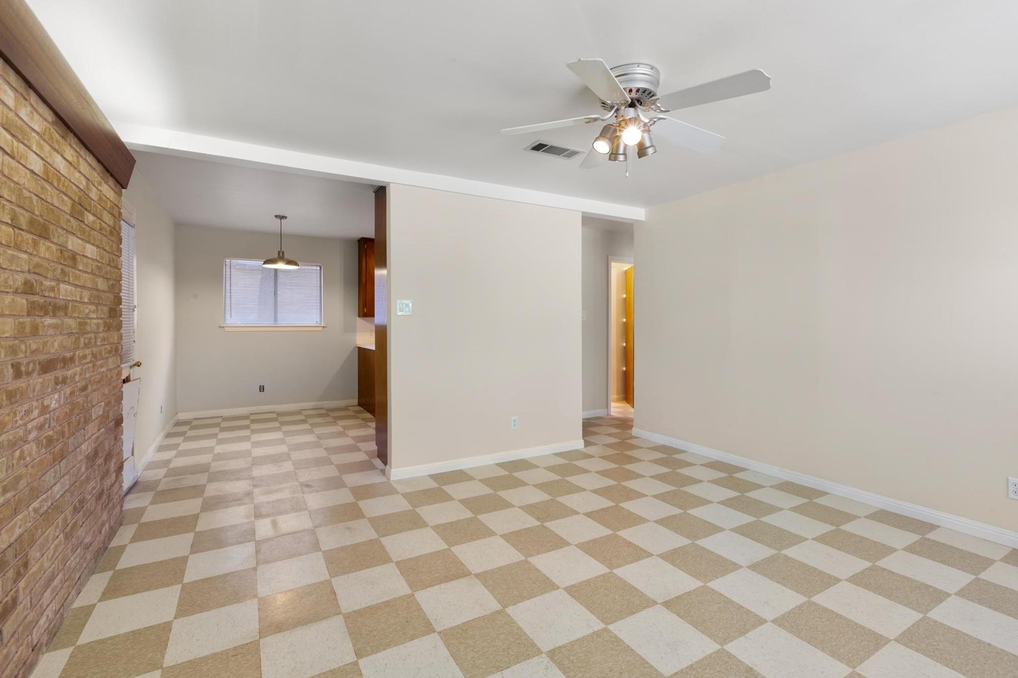 1909 Fairlawn Ln Property Photo 8