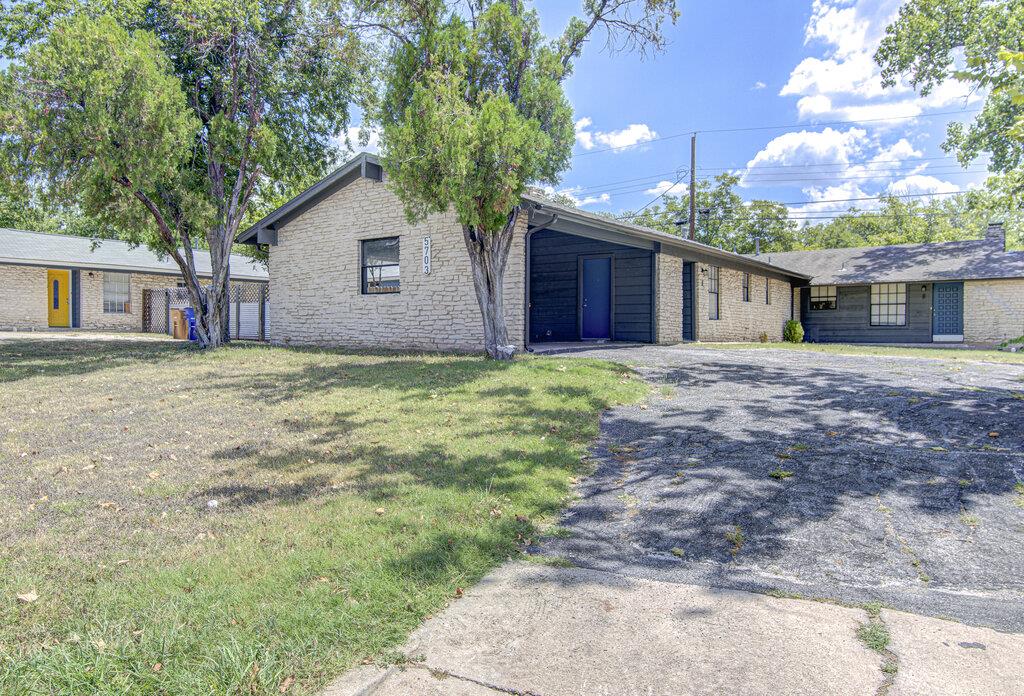 5703 Gloucester Ln #a Property Photo 1