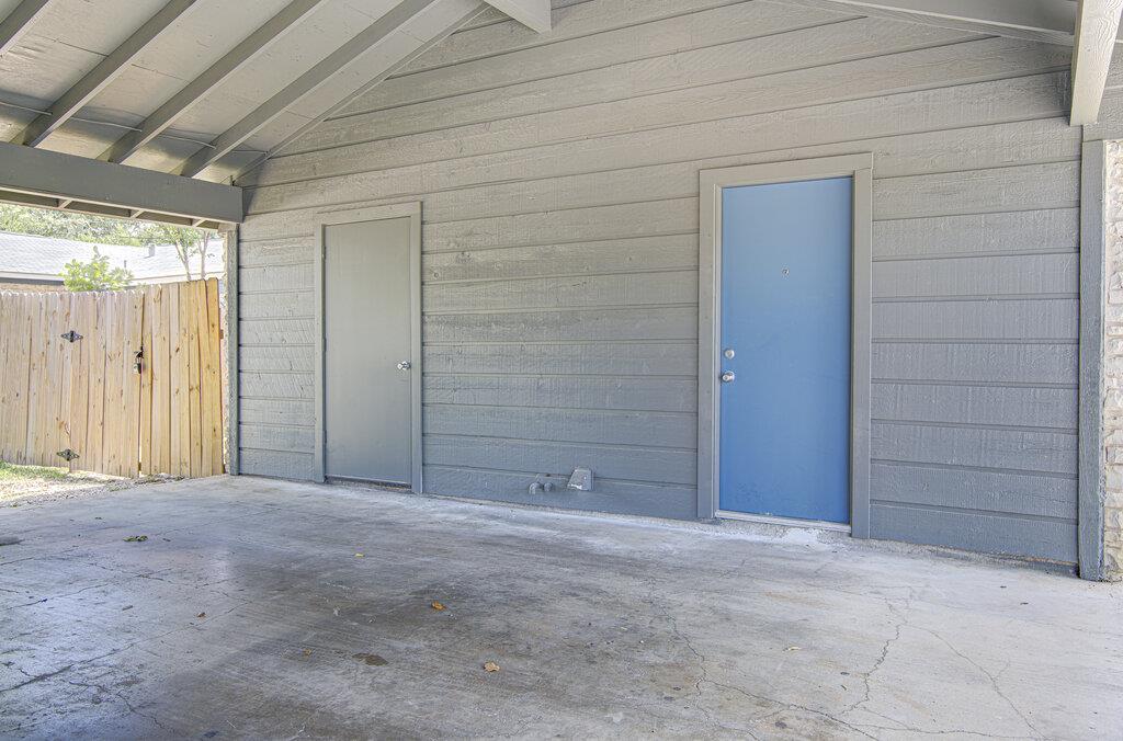 5703 Gloucester Ln #a Property Photo 3