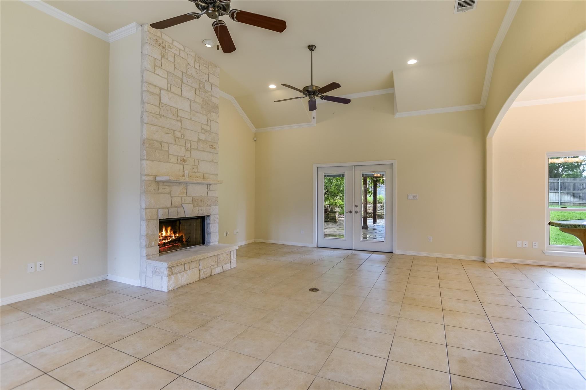 1002 Madison Cir Property Photo 6