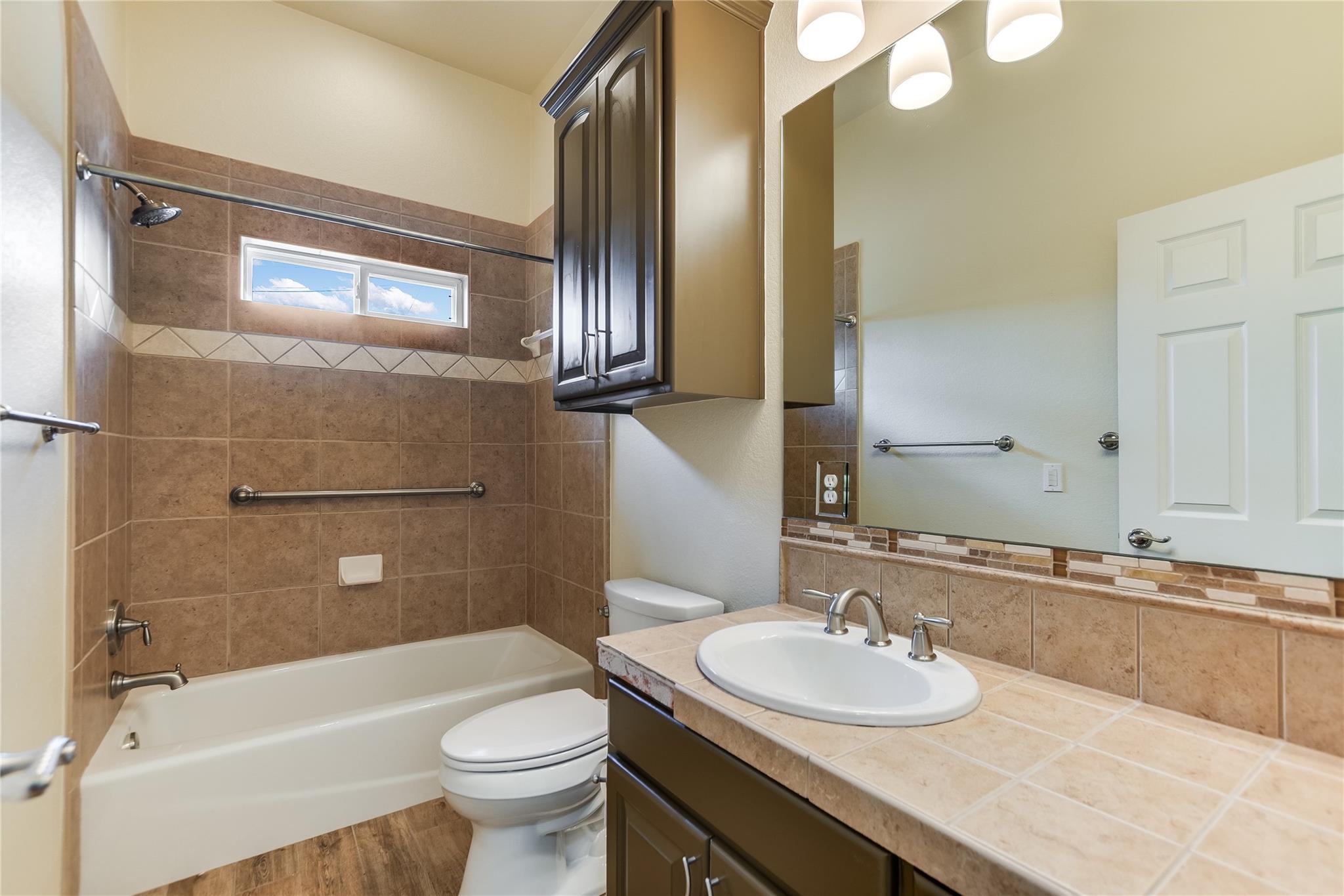 1002 Madison Cir Property Photo 15