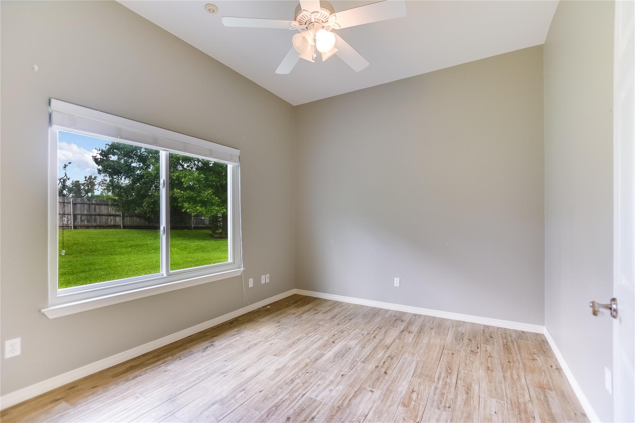 1002 Madison Cir Property Photo 16