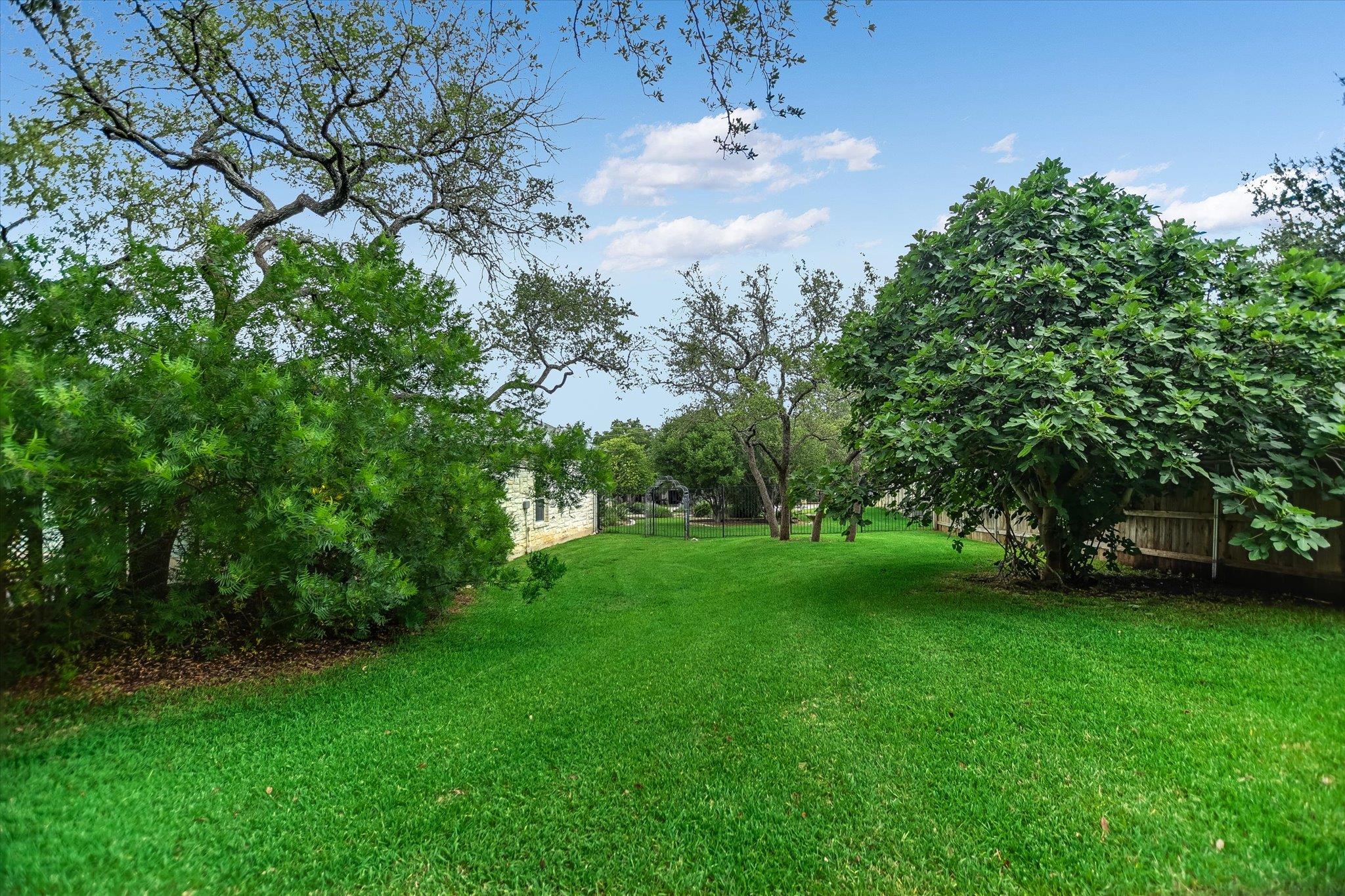 1002 Madison Cir Property Photo 17