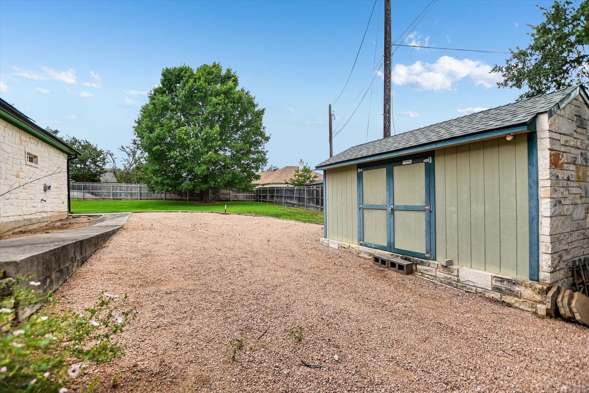 1002 Madison Cir Property Photo 18