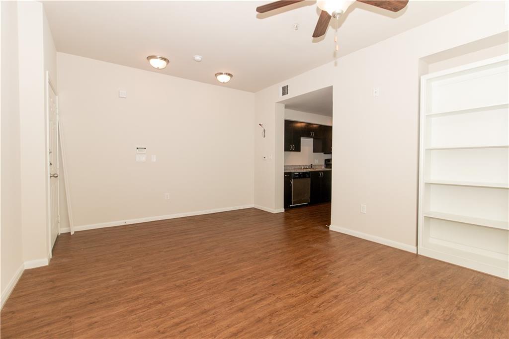1401 E 4th St #203 Property Photo 4