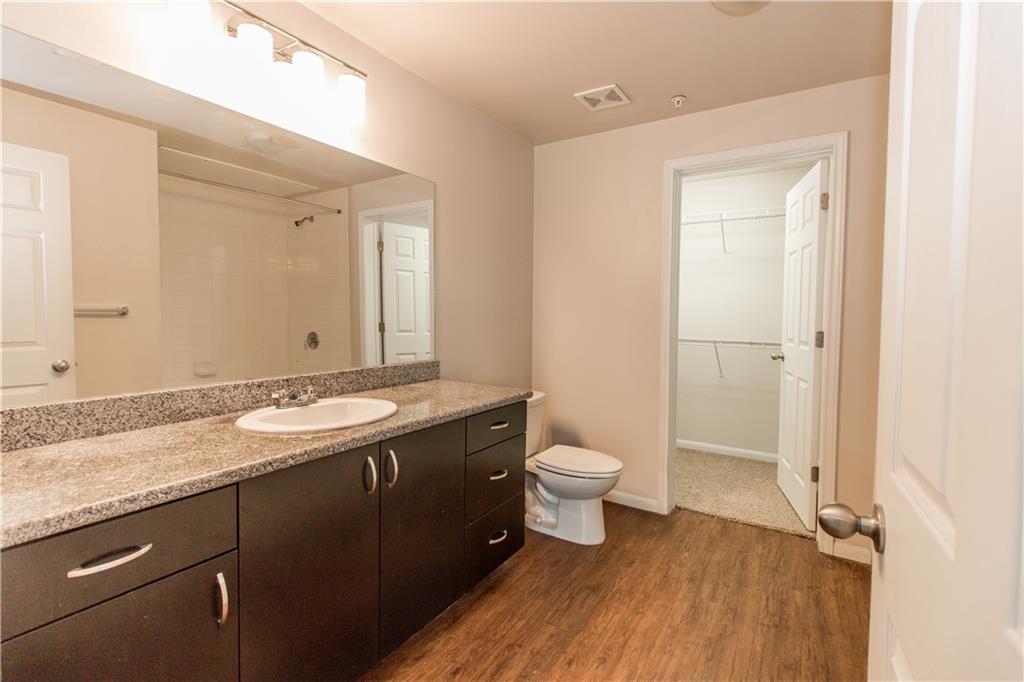 1401 E 4th St #203 Property Photo 9