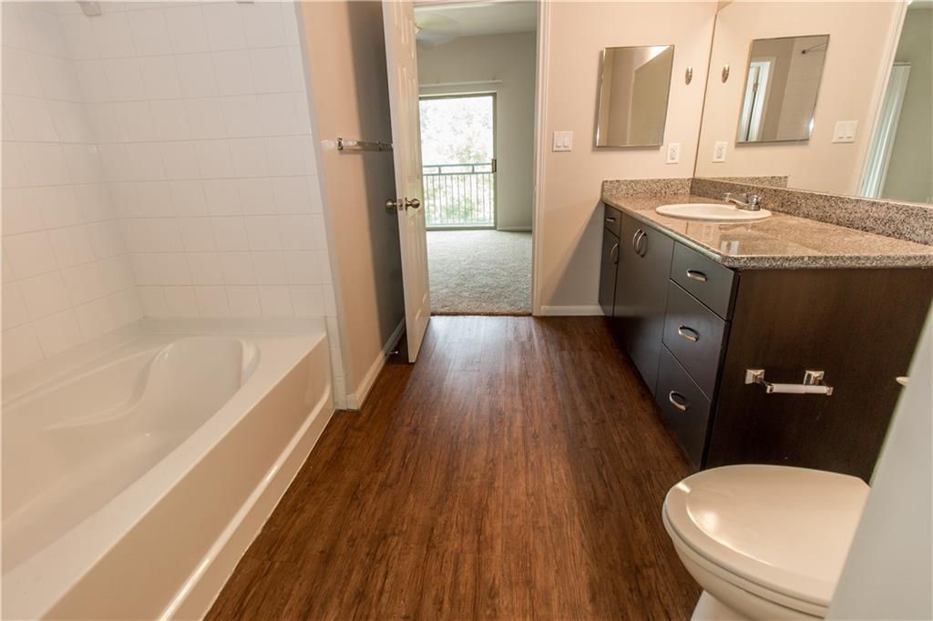1401 E 4th St #203 Property Photo 10