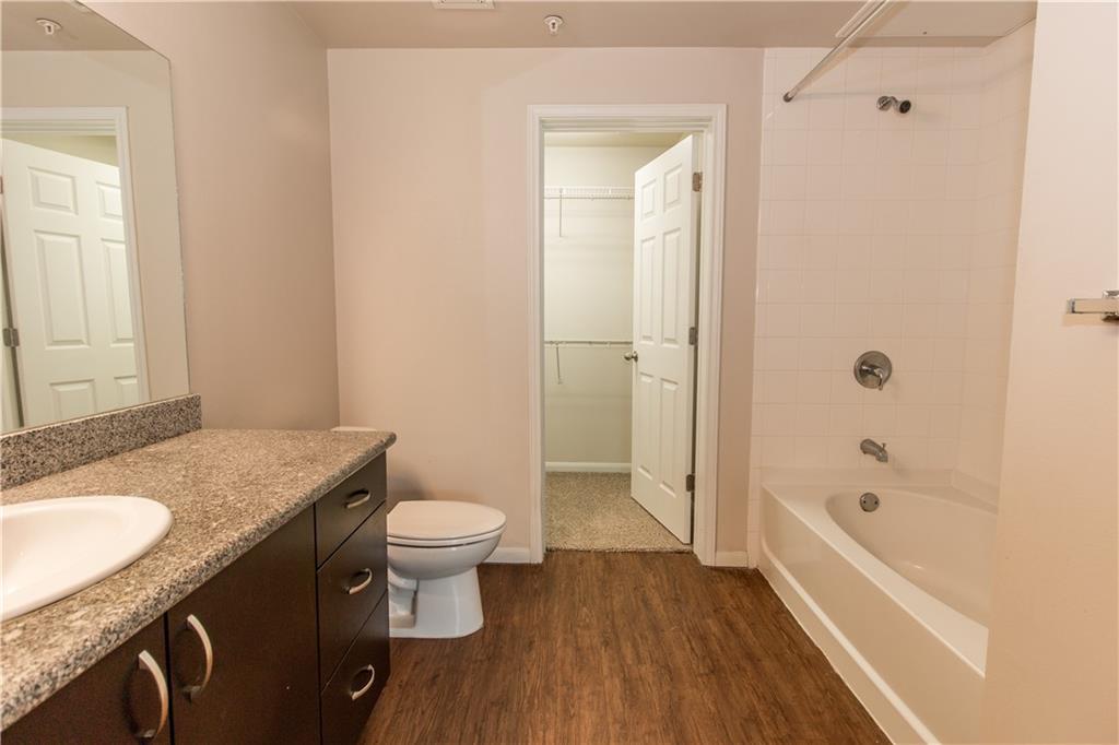 1401 E 4th St #203 Property Photo 11