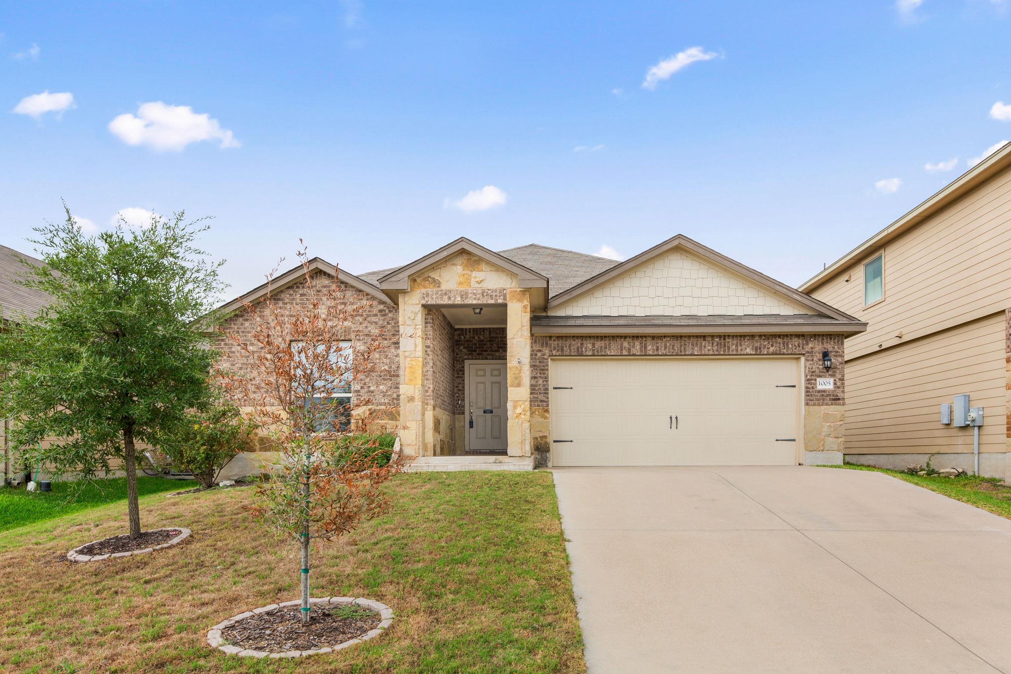 1005 Ibis Falls Loop Property Photo 1