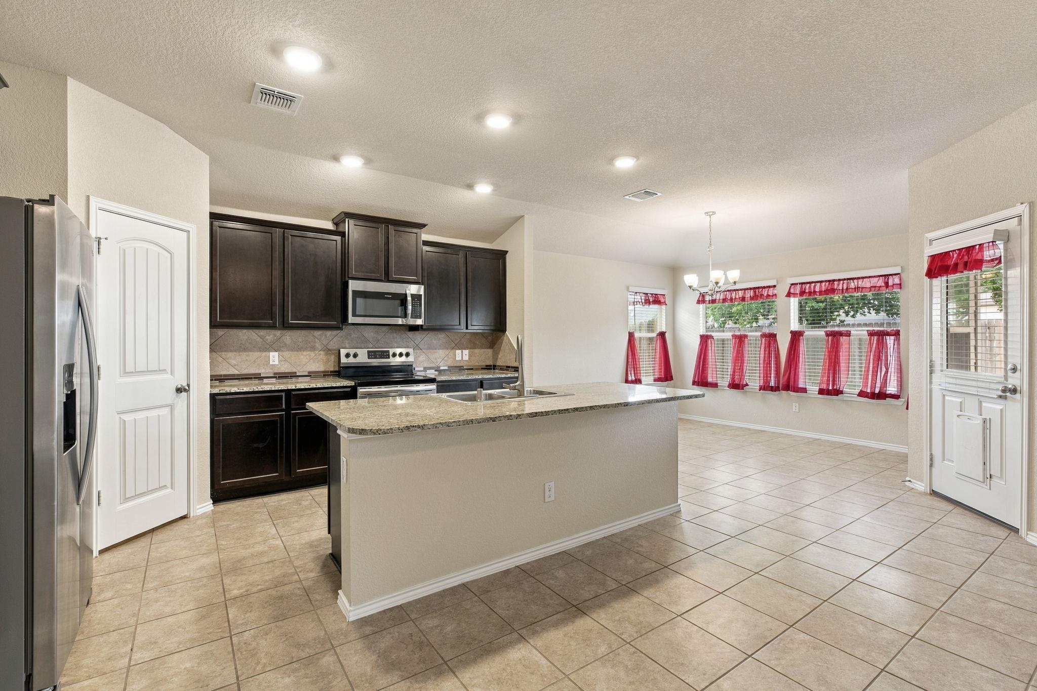 1005 Ibis Falls Loop Property Photo 11