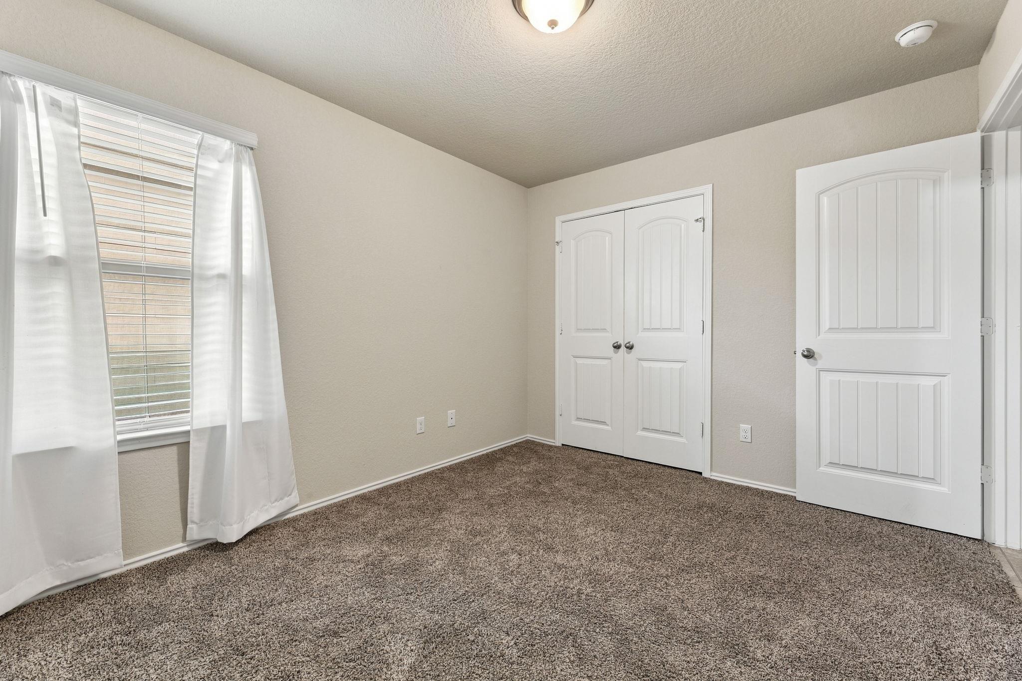 1005 Ibis Falls Loop Property Photo 19