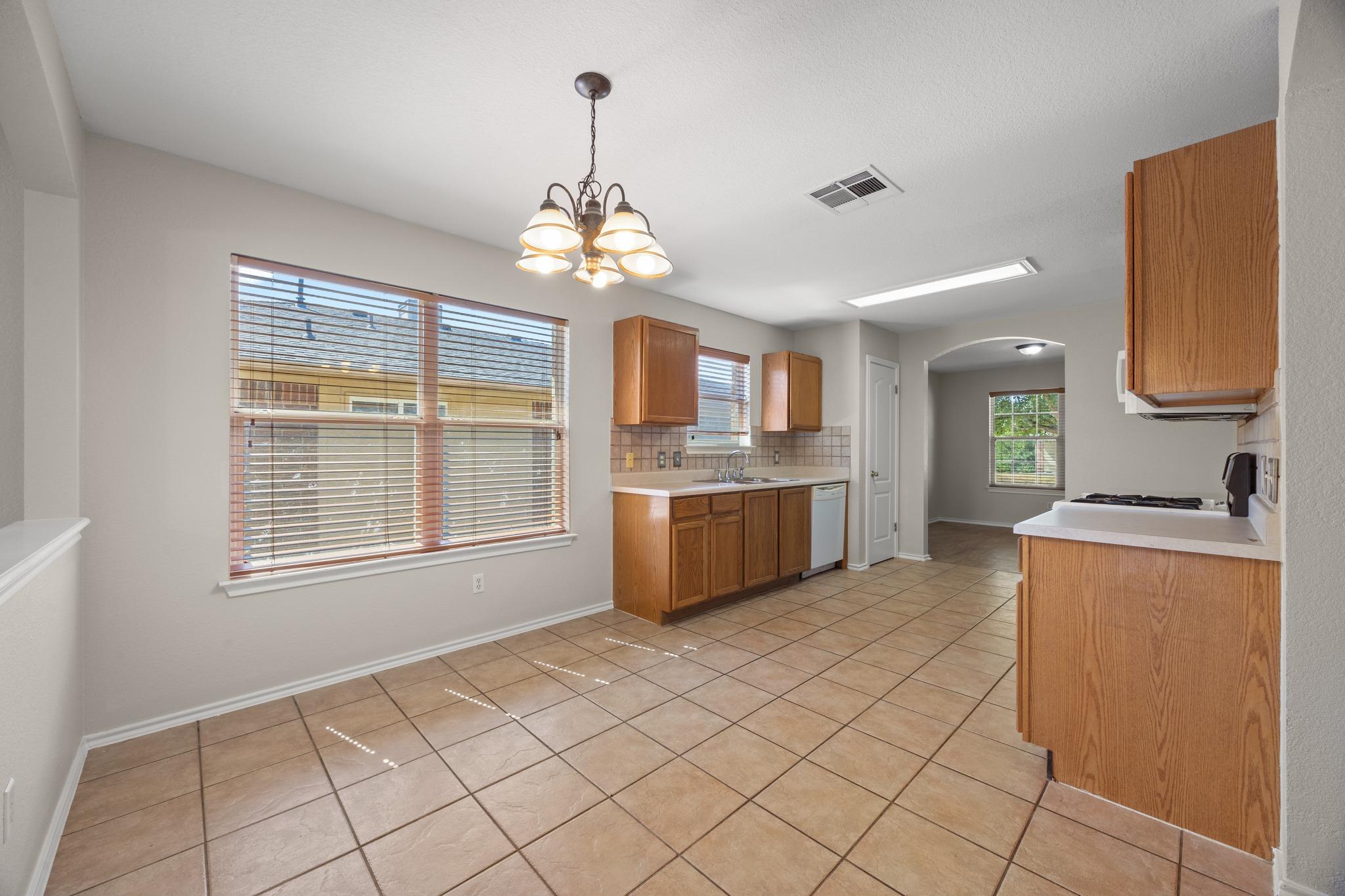 3710 Julianas Way Property Photo 11