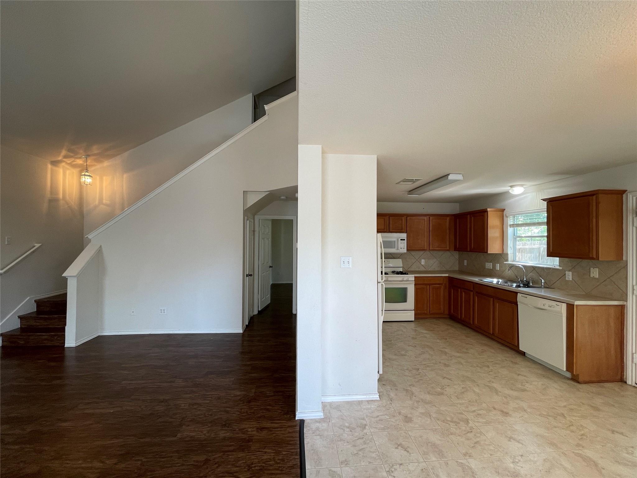 3830 Castle Rock Cv Property Photo 8