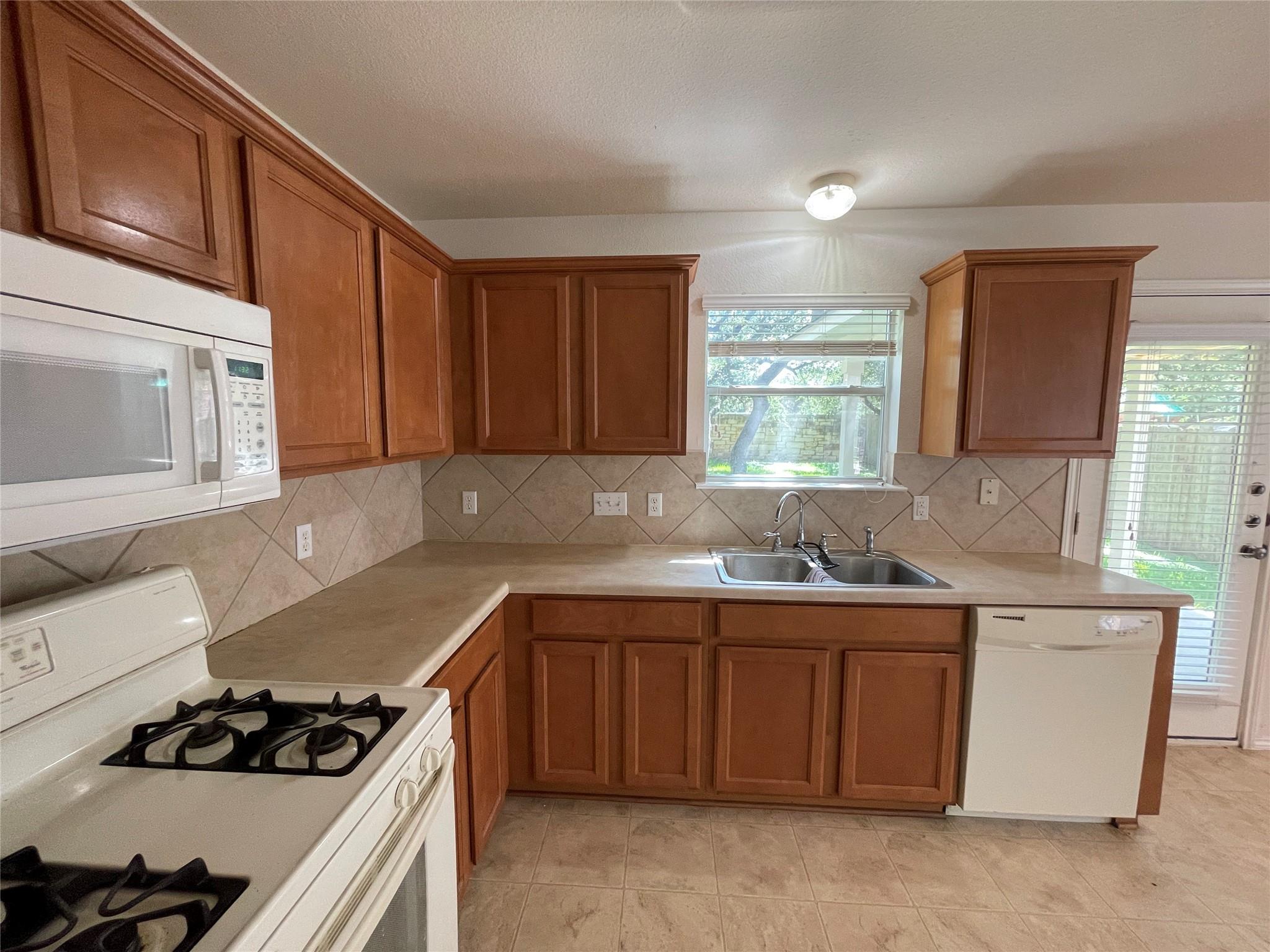3830 Castle Rock Cv Property Photo 10